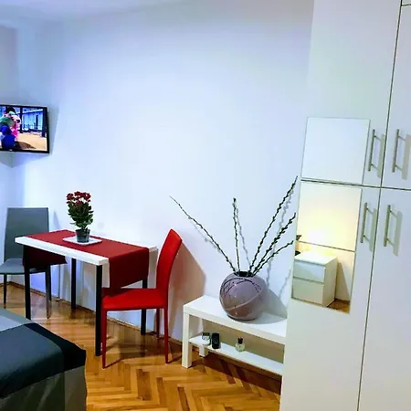 Aparthotel Center Old Town And