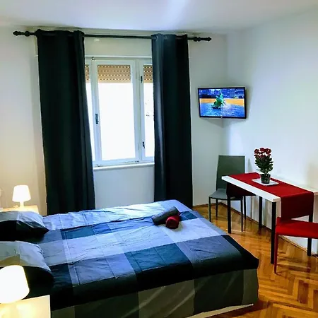 Center Old Town And Aparthotel