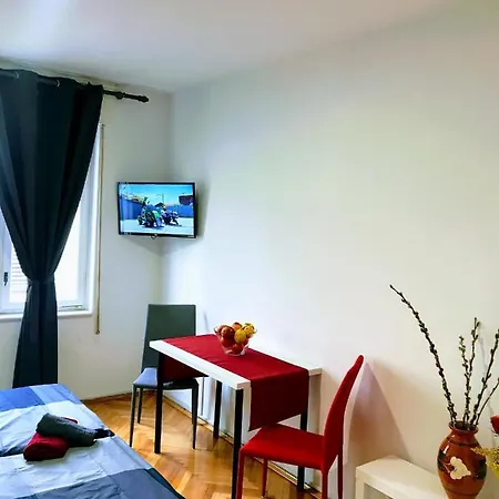 Lejlighedshotel Center Old Town And 3*