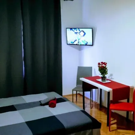 Lejlighedshotel Center Old Town And Pula