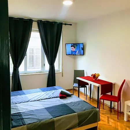 Lejlighedshotel Center Old Town And 3*